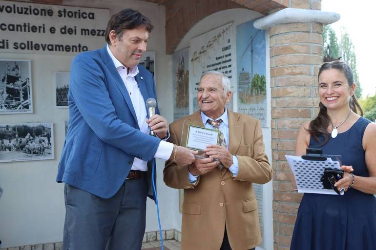 Vittorio Novelli premiato da Cna (foto: Sandra e Urbano fotografi, Cesena)