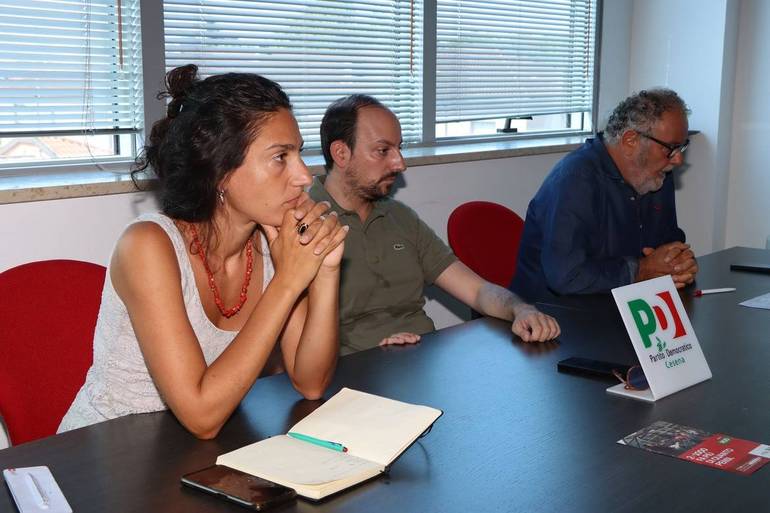 Da sinistra, nella foto: Francesca Lucchi, Nicola Dellapasqua e Massimo Bulbi. Foto Sandra e Urbano, fotografi a Cesena