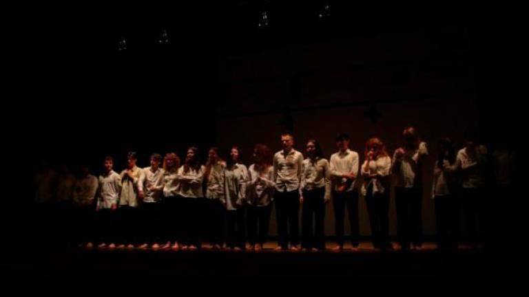 L'Antigone del gruppo teatrale del liceo Righi in scena al Teatro Bonci