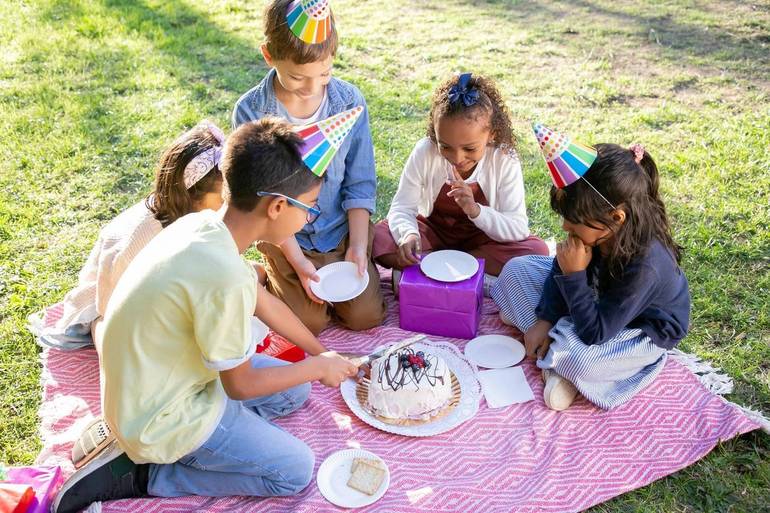 L'associazione Cucine popolari dà il via alla Stoviglioteca