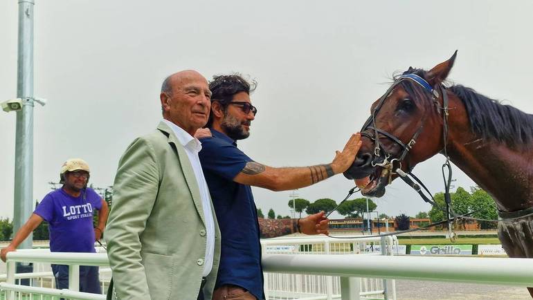 Umberto Antoniacci, presidente di Hippogroup, visita le scuderie