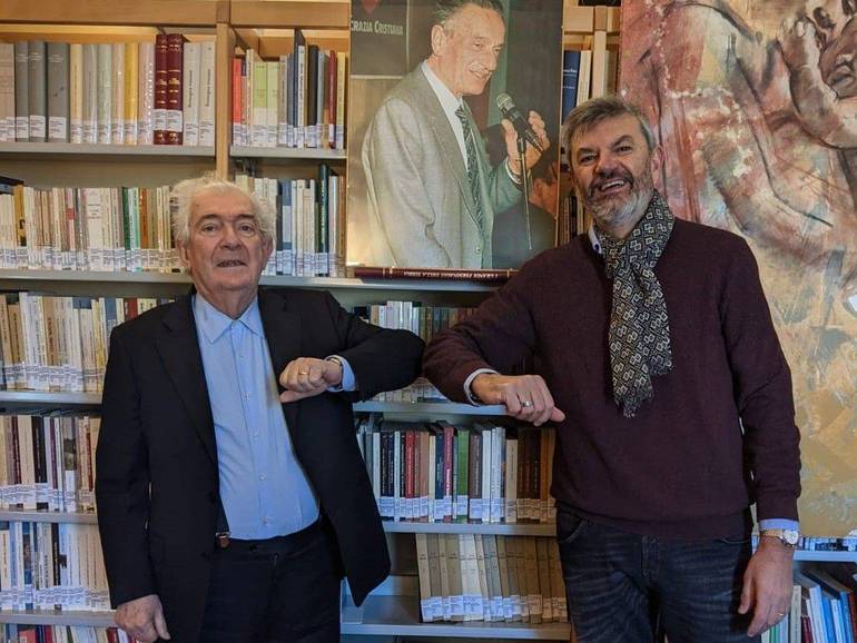 Ercole Acerbi (sinistra) con Damiano Zoffoli, neo eletto presidente della Zaccagnini, nel gennaio 2022 nella sede dell'associazione