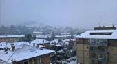 Il colle del Monte, a Cesena, avvolto nella foschia da nevicata