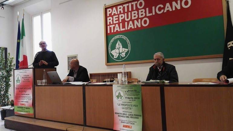 Da sinistra, il segretario regionale del Pri Renato Lelli, il candidato Diego Angeloni e Mario Guidazzi, ex vice sindaco di Cesena