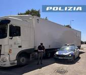 Controllato dalla Polizia stradale, camionista guidava da 22 ore consecutive