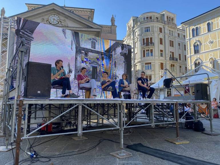 I relatori, da sinistra: Francesco Pavanello, Renata Longo, Fabiana Martini, Mariolina Ceriotti Migliarese e Adriano Bordignon