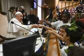 Vaticano, 11 maggio 2024: Papa Francesco partecipa al tavolo sui bambini. Foto Vatican Media/SIR