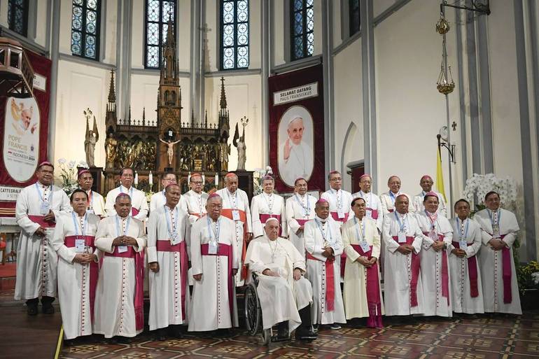 Papa in Ondonesia (Foto Vatican Media/SIR)