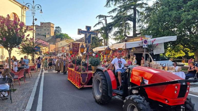 (foto archivio: processione 2023)