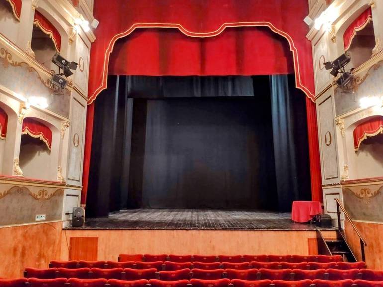 Teatro Petrella di Longiano, bando per la nuova gestione