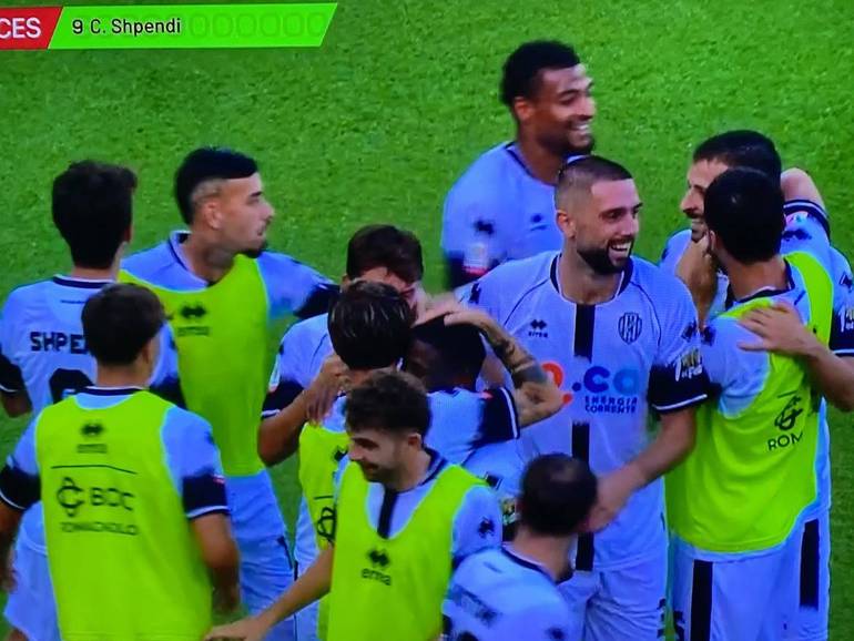 Il Cesena sbanca Verona e vince per 2-1