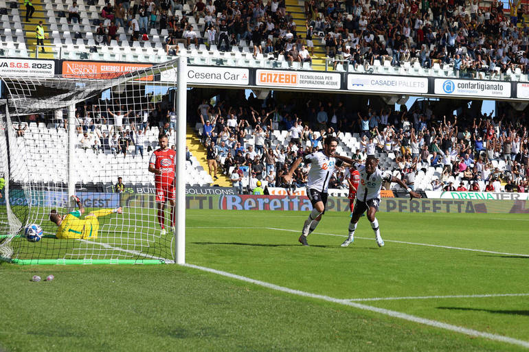 Il Cesena spazza via il Mantova 4-2