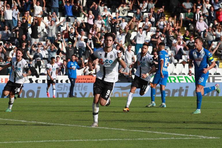 Shpendi è glaciale su rigore, il Cesena batte 2-0 il Brescia