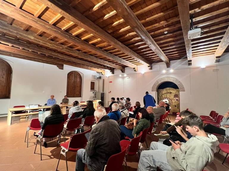 Nella foto, un momento della conferenza su Dino Campana tenutasi venerdì 27 settembre a Bagno di Romagna