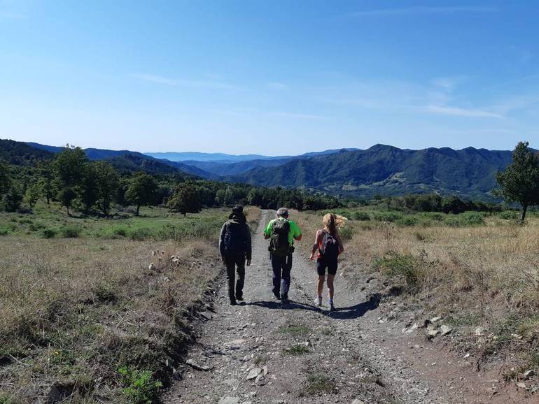 Il sindaco di Sarsina Enrico Cangini oggi in cammino verso le sorgenti del fiume Savio