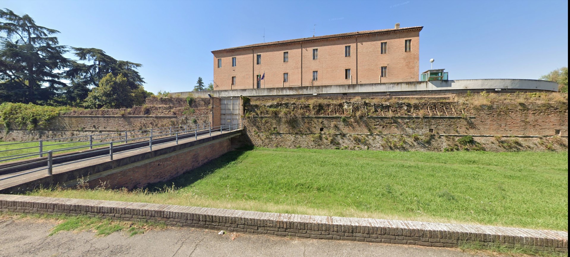 Nella foto d'archivio, il carcere di Forlì