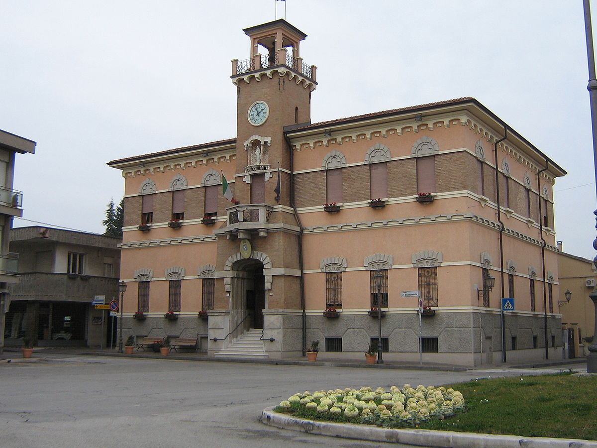 Nella foto, il palazzo comunale di Gambettola