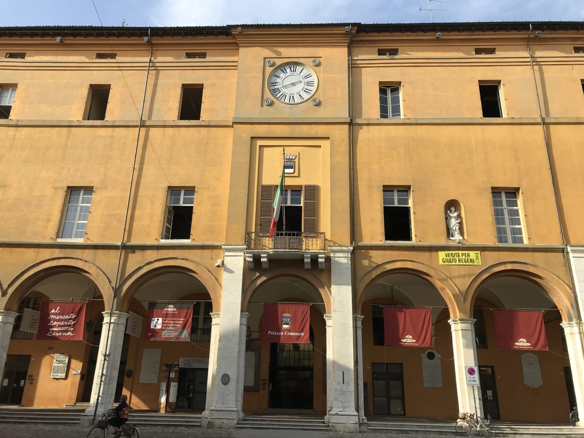 Facciata del palazzo comunale